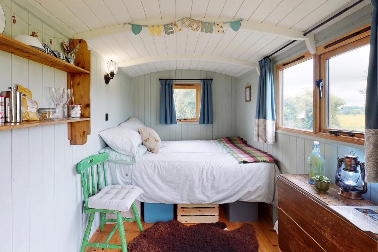 Sindles Farm Bed & Breakfast เอมส์เวิร์ธ ภายนอก รูปภาพ