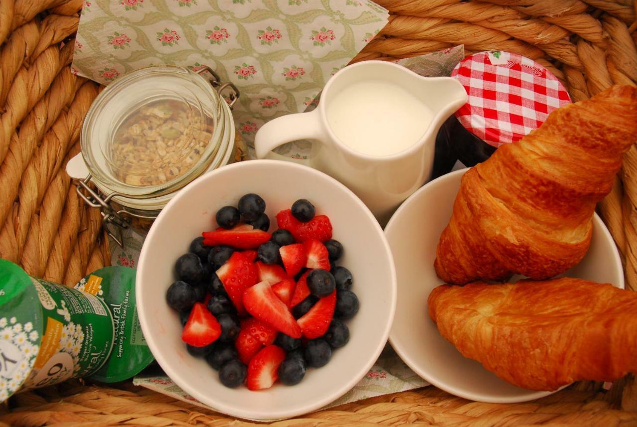 Sindles Farm Bed & Breakfast เอมส์เวิร์ธ ภายนอก รูปภาพ