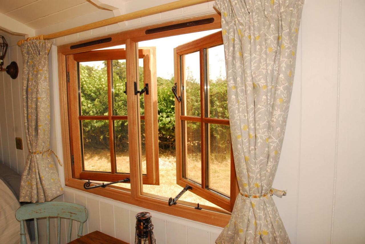 Sindles Farm Bed & Breakfast เอมส์เวิร์ธ ภายนอก รูปภาพ